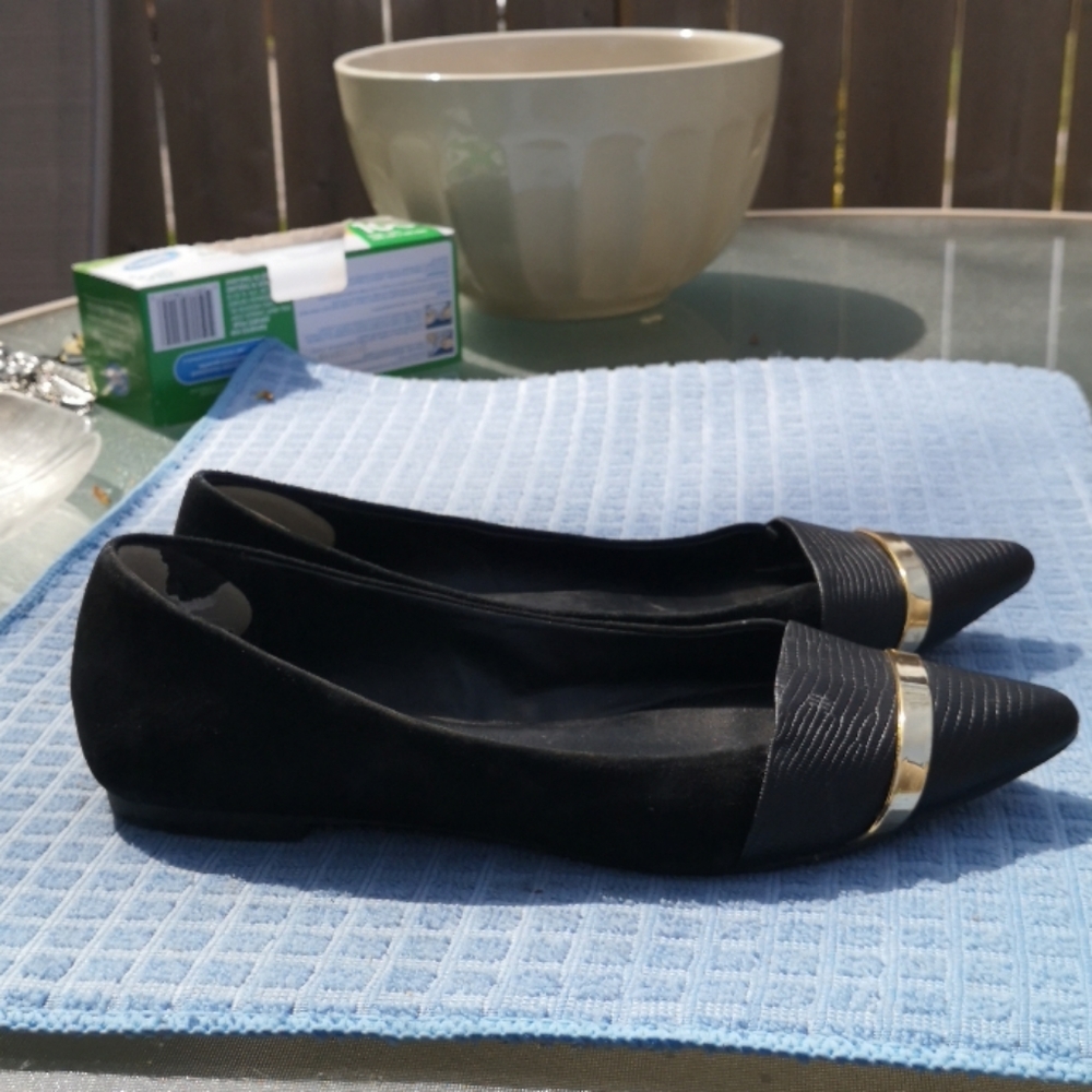 Shoes - Picture 2 of 3